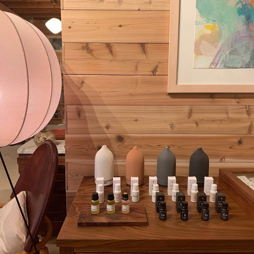 Beam & Anchorのインスタグラム：「We’re flush with our favorite diffusers and oils. Quickest trick to elevate your spaces. ✨ Open today from 12-5 ✨」