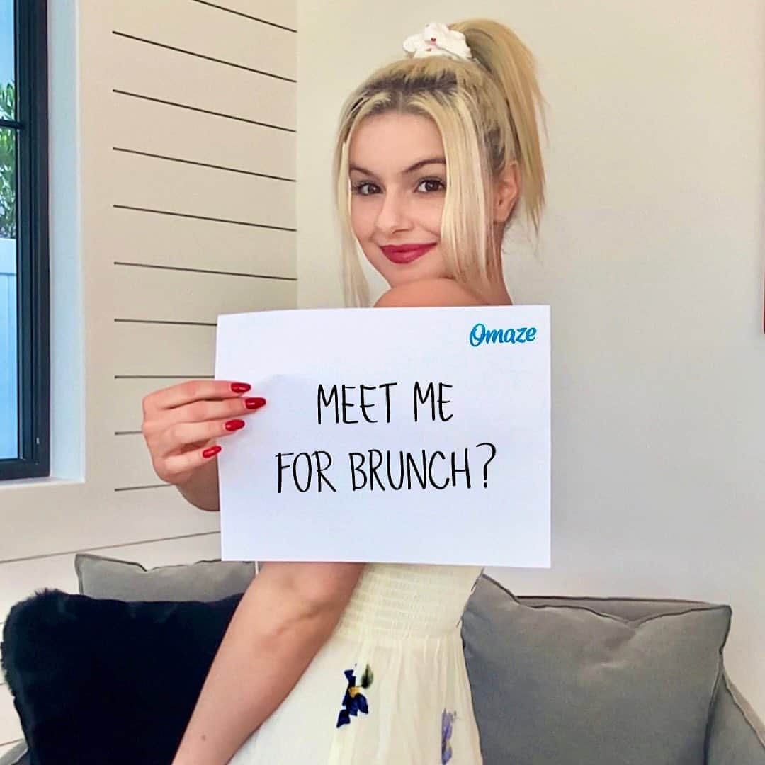 アリエル・ウィンターのインスタグラム：「I want to get brunch with YOU in LA! When it’s safe to travel, I’ll meet up with one lucky winner at one of my favorite restaurants and we’ll get to know each other over delicious food. Sound fun? 🥰Support the CCHS Network and enter at the link in my bio or go to omaze.com/ariel #omaze @omaze @cchsnetwork」