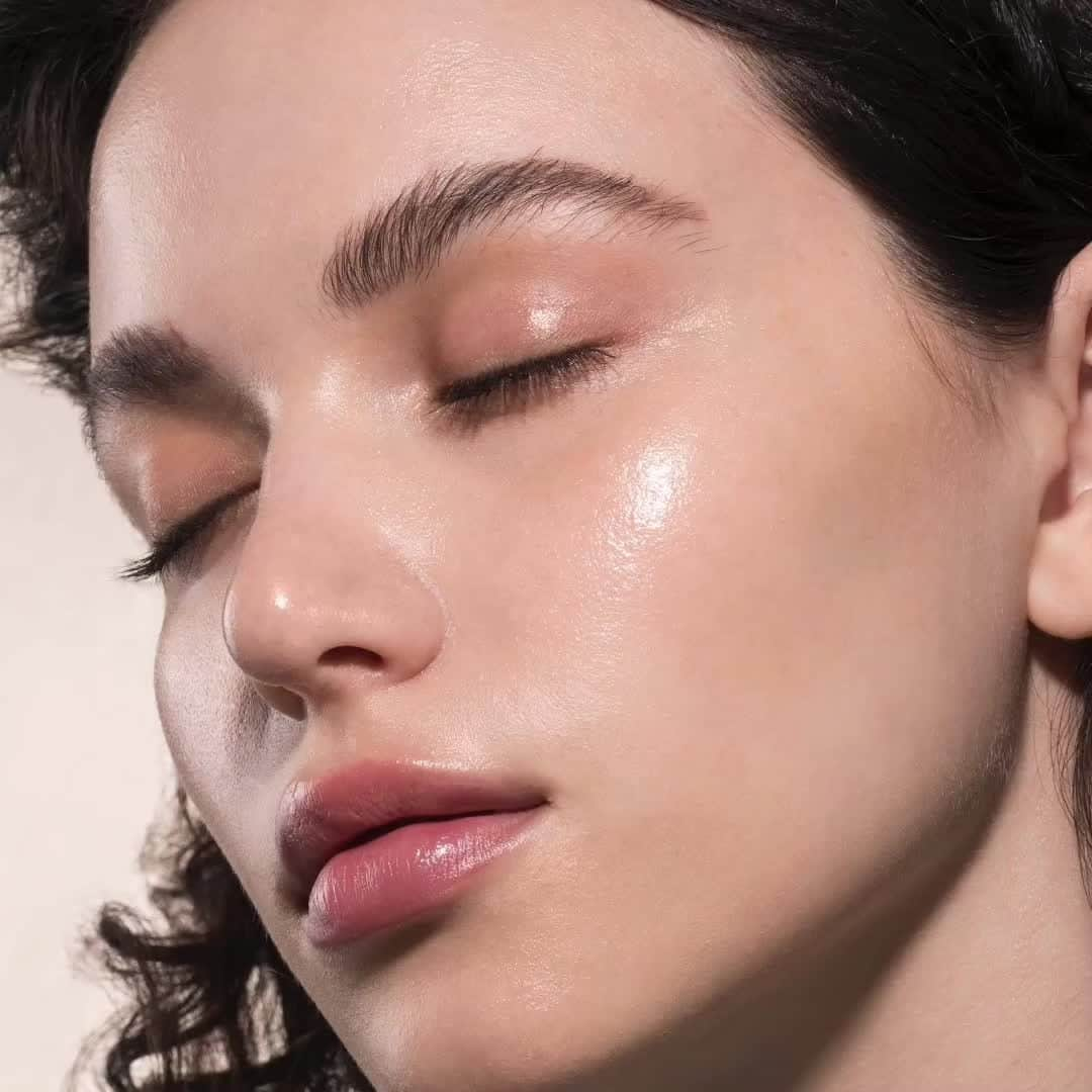 LORACのインスタグラム：「Believe in your skin ✨✨ DEWY CANVAS PREP Moisturizer + Primer available NOW for $35 on ULTA.com & LORAC.com! Link in bio!  Art Direction @thechrissaltzman // Photo @_ashley_crichton_ // Makeup @deanfournier // Hair @jennaleeartistry // Model @unclejessiie  #LORAC #LORACCosmetics @ultabeauty」