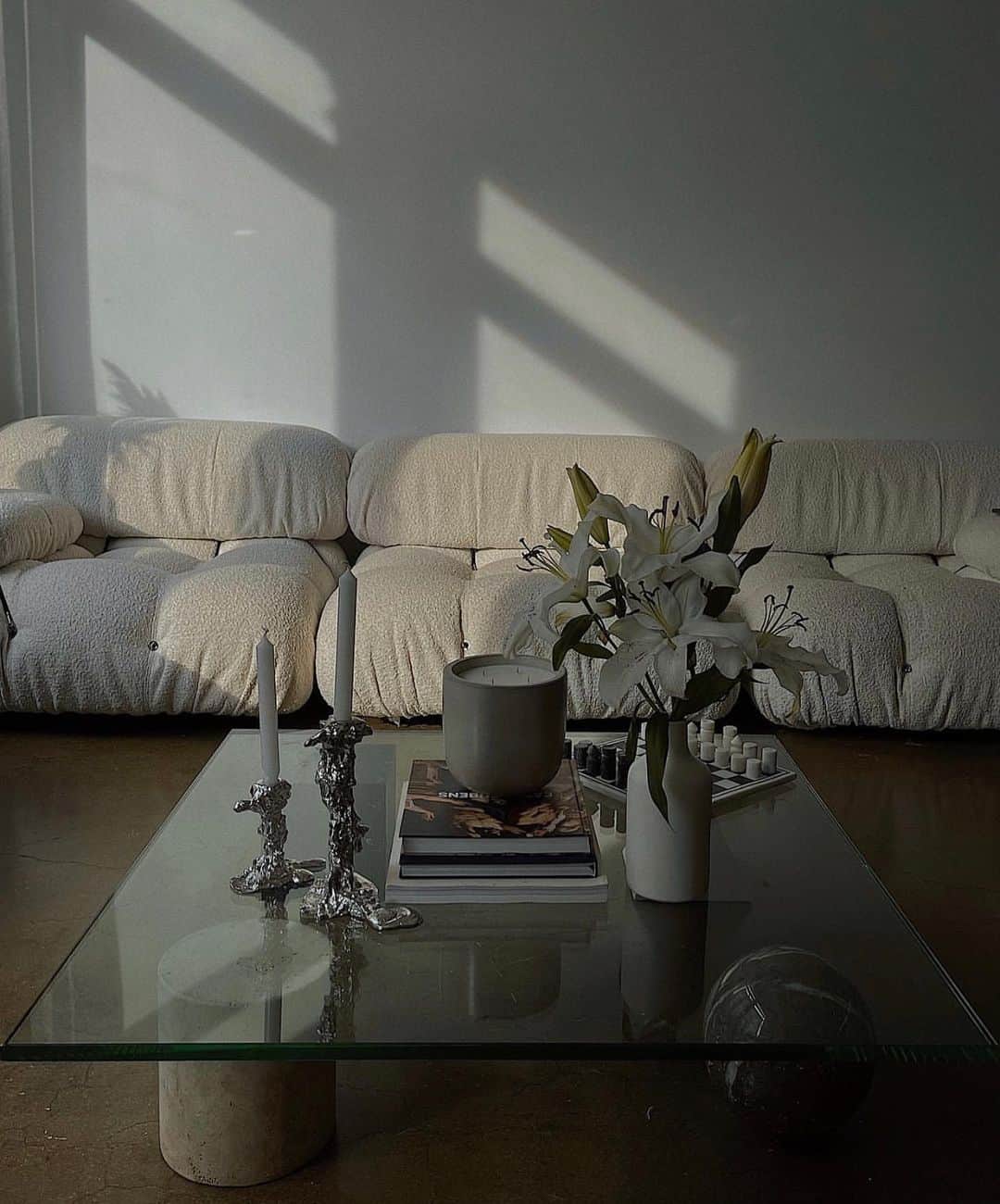 My Interiorのインスタグラム：「nyc morning light by @abihoffman」