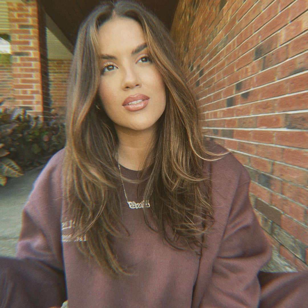 N I C O L E.のインスタグラム：「My hair said 🌊」