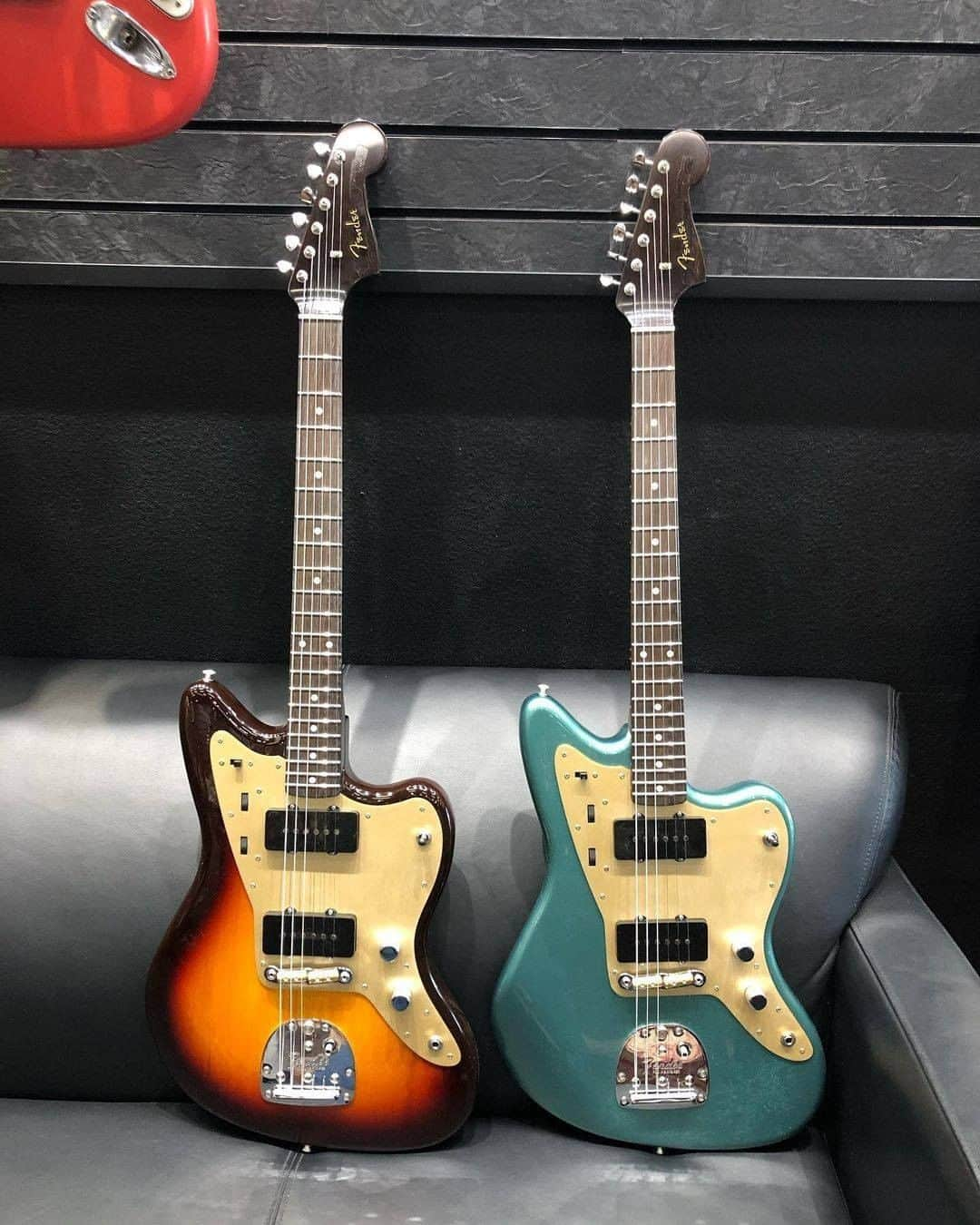 Fender Guitarさんのインスタグラム写真 - (Fender GuitarInstagram)「"A pair of Brazilians. Ready to hang on your neck or sit on your knee. They honestly play and sound amazing."  Repost: @dennisfendercustom」2月26日 5時00分 - fender