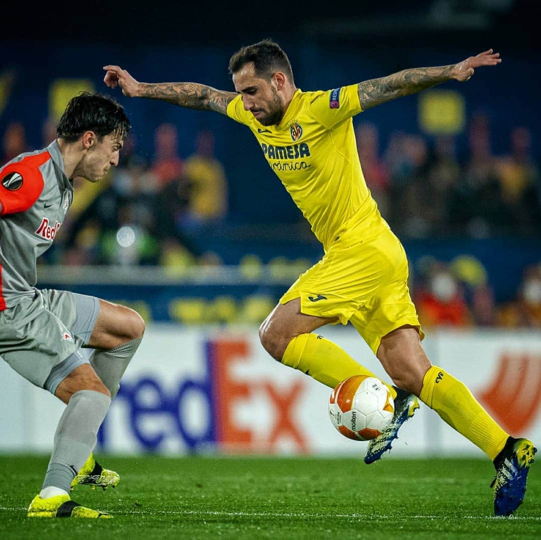フランシスコ・アルカセルのインスタグラム：「🟡 We move to the next round ⏭🇪🇺 #villarrealsalzburg @europaleague」