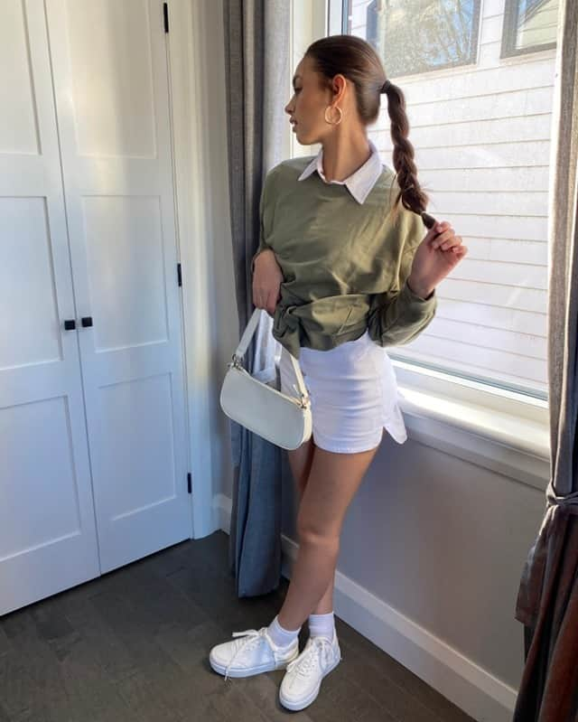 Charlotte Russeさんのインスタグラム写真 - (Charlotte RusseInstagram)「outfit dreams ✨ shop up tp 80% off storewide💸 🔎"Collared Snap Button Cropped Long Sleeve Top" 🔎"Snap Button Mini Skort" #charlotterusse」2月26日 5時34分 - charlotterusse