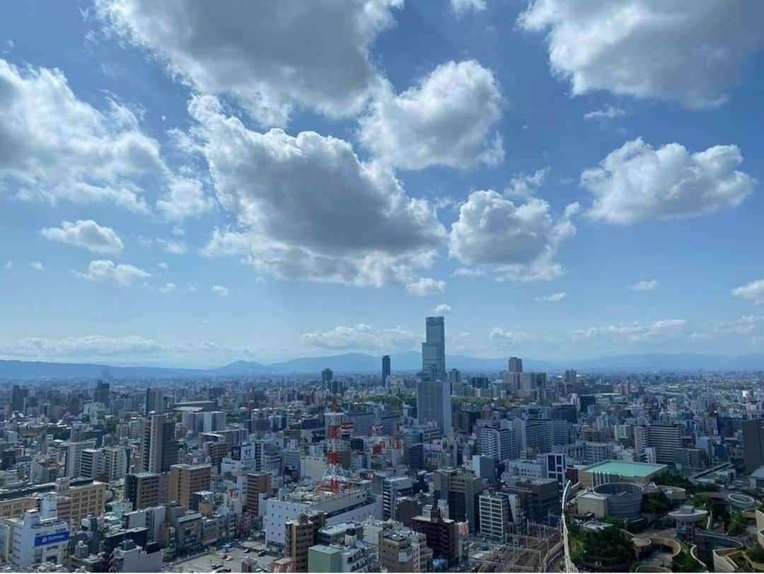 スイスホテル南海大阪さんのインスタグラム写真 - (スイスホテル南海大阪Instagram)「#フライデーファンフィーチャー：地上146メートルからの街の眺め。  @lunaluna.522 さん、ホテル最上階でのお写真をご投稿いただきありがとうございます！スイスホテル南海大阪で撮影した写真を #LiveItWellOsaka #洗練された時　のハッシュタグをつけてご投稿ください！毎週金曜日にあなたの自慢の#洗練された時をご紹介します。#スイスホテル南海大阪   #FridayFanFeature: City views, 146 meters above ground.   Thank you @lunaluna.522 for sharing snapshots of the view from the top! Have any photos of the Swissôtel Nankai Osaka? Tag us #LiveItWellOsaka for a chance to be featured! #SwissotelOsaka」2月26日 5時30分 - swissotelnankaiosaka_official