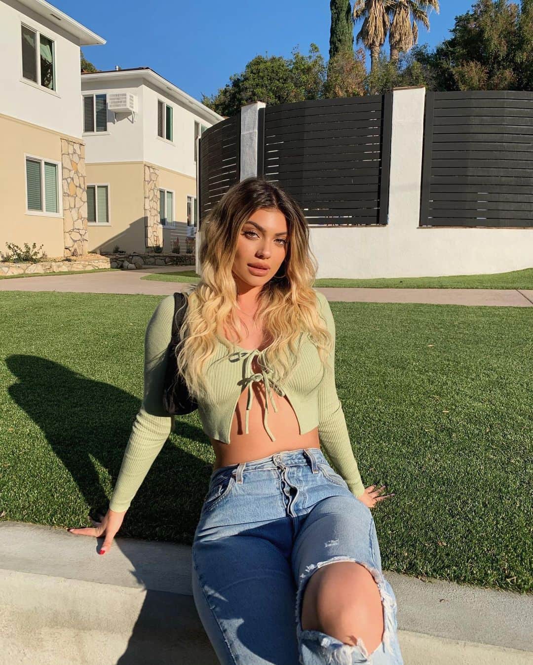 ケルシーさんのインスタグラム写真 - (ケルシーInstagram)「remember to drink ur greens (and wear them) top from @fashionnova fashionnovapartner」2月26日 5時31分 - fatherkels