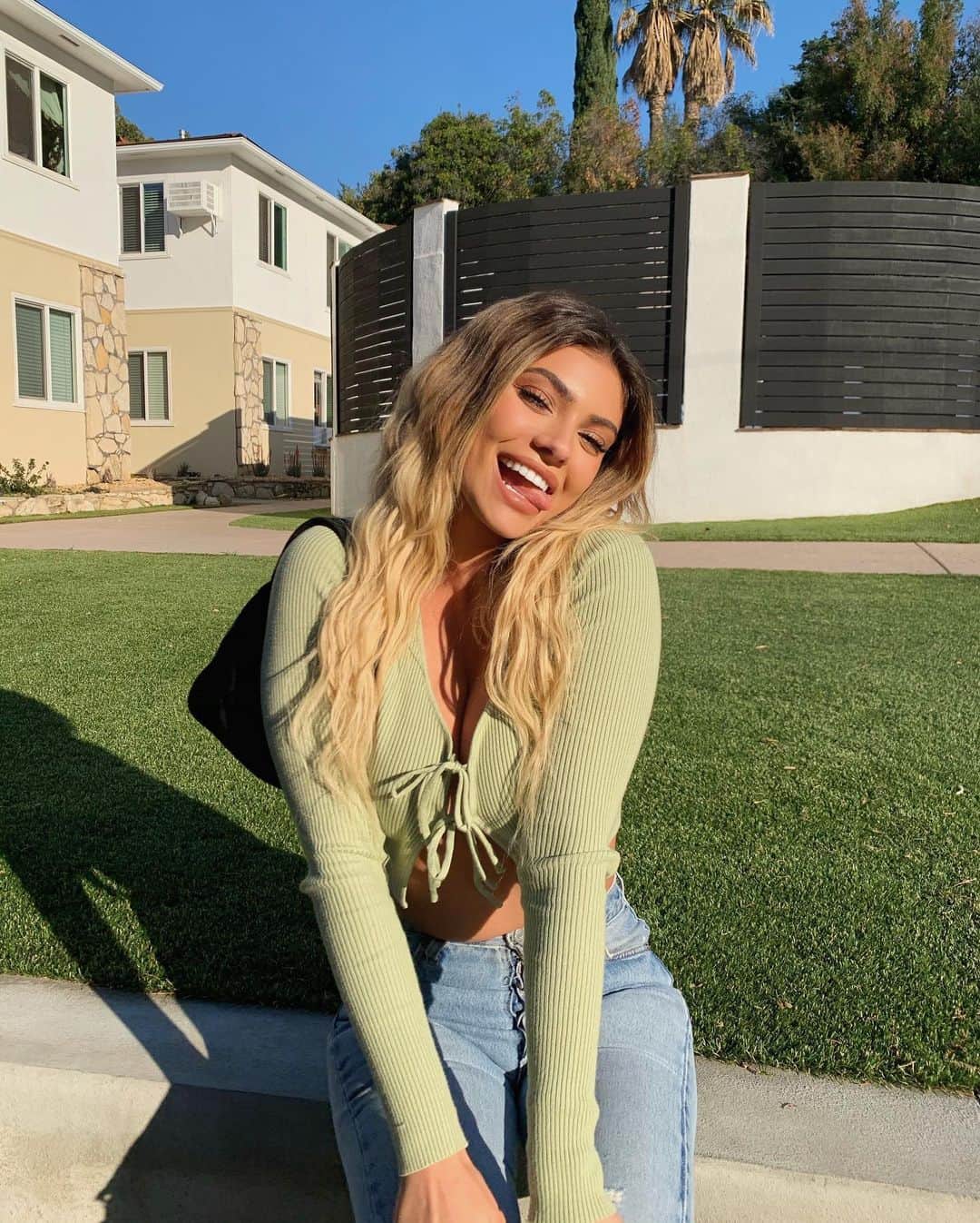 ケルシーさんのインスタグラム写真 - (ケルシーInstagram)「remember to drink ur greens (and wear them) top from @fashionnova fashionnovapartner」2月26日 5時31分 - fatherkels