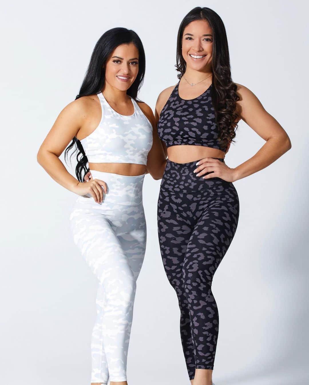 Jessica Arevaloのインスタグラム：「$500 GIVEAWAY!🎉  I’M GIVING AWAY 5 - $100 GIFT CARDS to the @jessicaarevalocollection JOURNEY COLLECTION!  - READ BELOW TO ENTER!   1️⃣Like this post! 2️⃣FOLLOW @jessicaarevalocollection & @jessicaarevalo_ 3️⃣Tag 3 friends in comments below!  4️⃣Sign up for email list link in bio! 5️⃣Share this to your story for a bonus entry!  Enter as many times as you’d like to increase your chances!  This giveaway is worldwide and winners will be announced 2/27/21 12pm this Saturday!   GOOD LUCK QUEENS!❤️」