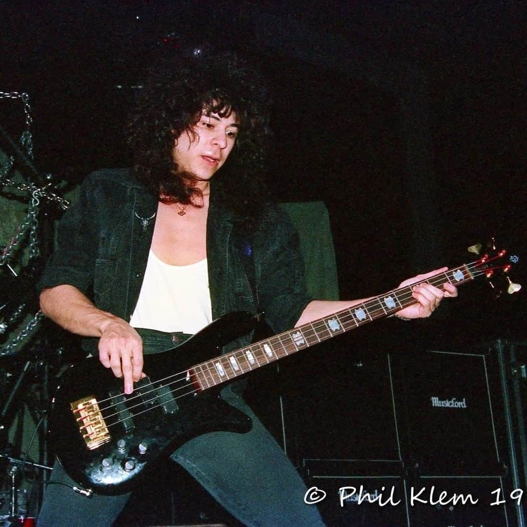 Queensrycheさんのインスタグラム写真 - (QueensrycheInstagram)「#tbt🔙📸 - Eddie in Miami, Florida circa 1989 Operation: Mindcrime Tour (photo credit Phil Klem) #queensryche #throwbackthursday #miamiflorida #edbass #eddiejackson #onetake #foundingmember #soyoung #circa1989 #bassbeast  #badassbassist #backupvocalist #memoriesforlife #allthathair #curlsforthegirls」2月26日 5時45分 - queensrycheofficial