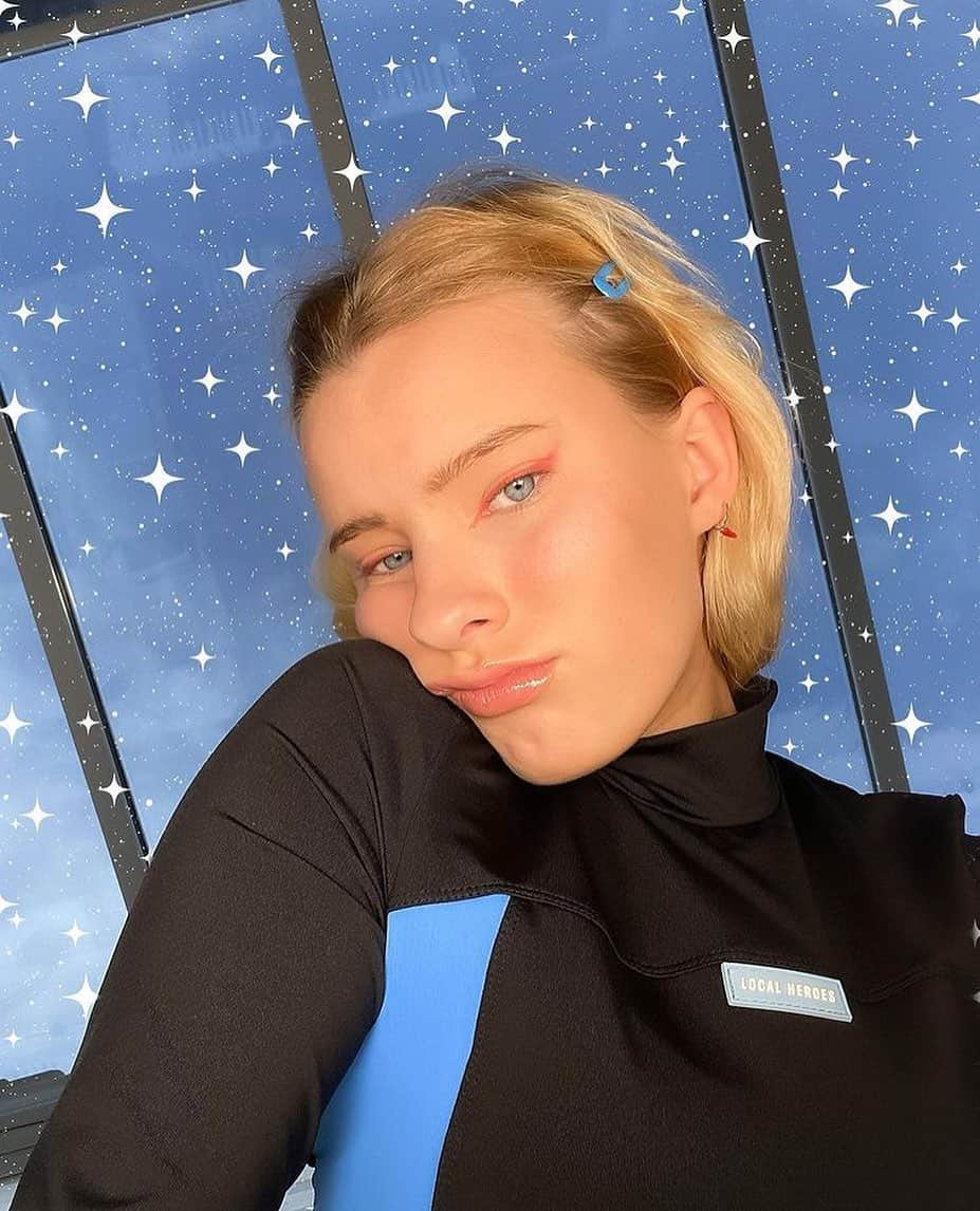 LOCAL HEROESさんのインスタグラム写真 - (LOCAL HEROESInstagram)「Stars are blind by Paris Hilton playing in the background✨/@stylingemilybeaney in Mila top」2月26日 5時47分 - localheroes