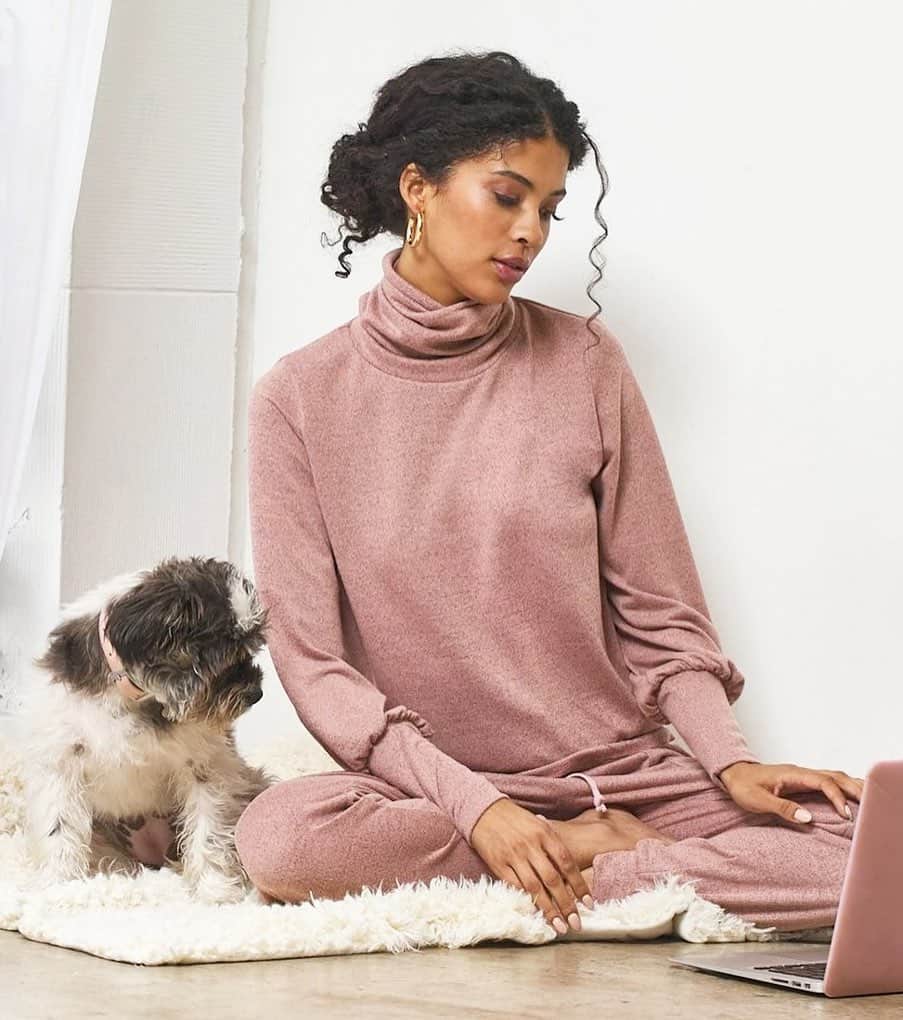 エルエーメイドのインスタグラム：「Our cozy loungewear just got a spring update 🌸 we added a cute new blush color to the snuggly hacci collection.」