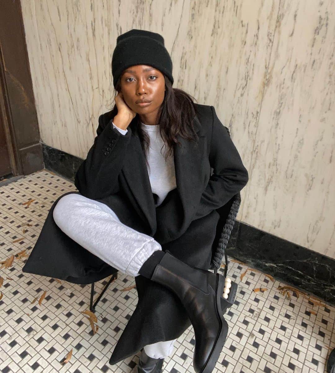 ニコラス カークウッドのインスタグラム：「At home with @chanelmckinsie in our signature Casati Chelsea Boots. Tap to shop or head to the link in bio to discover more.  #MyKirkwoods #NicholasKirkwood」