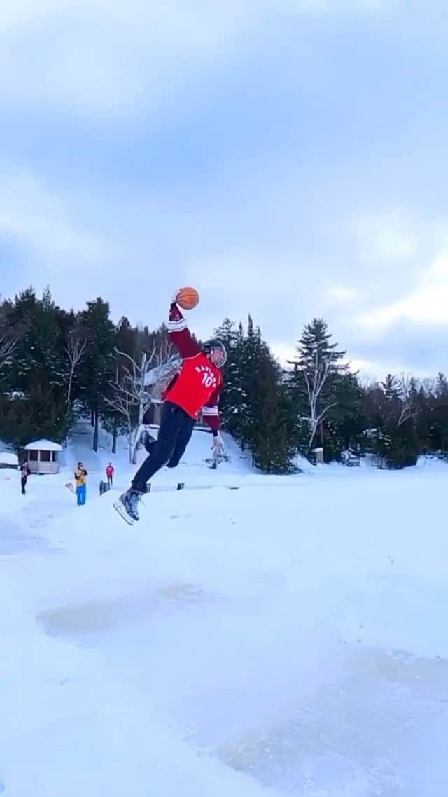 Foot Lockerのインスタグラム：「Make this a sport 🤯🔥  🎥: @robworling14」
