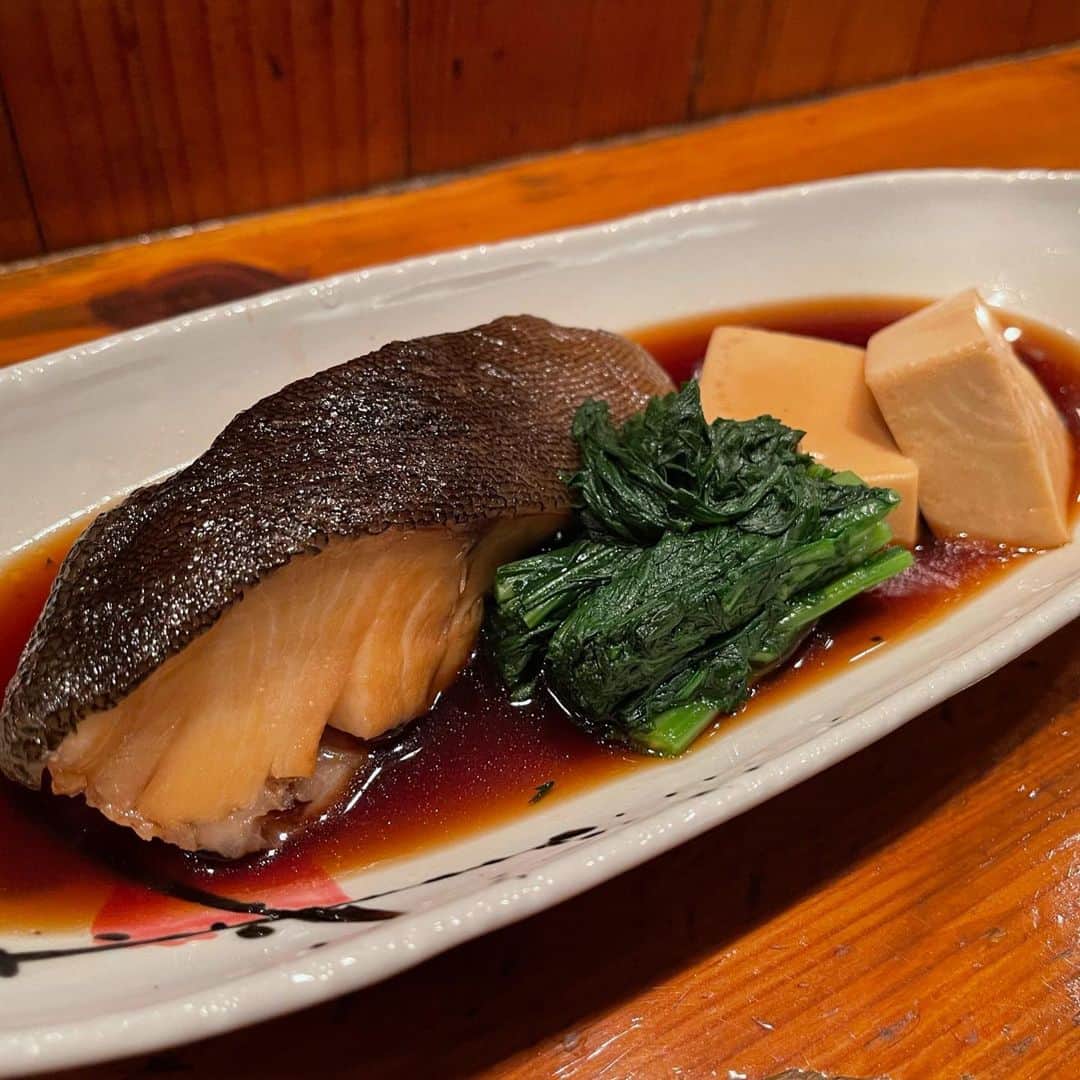 水木一郎さんのインスタグラム写真 - (水木一郎Instagram)「肉ばかりでも良いけど魚も食べないと栄養が片寄るのでお刺身と銀鱈の煮付けをいただきました。今日のランチはチンジャオロースが食べたい気分です。 #お刺身 #銀鱈の煮付け  #食欲は健康のバロメーター  #タニタ健康大賞受賞 #水木一郎」2月26日 6時47分 - ichiromizuki