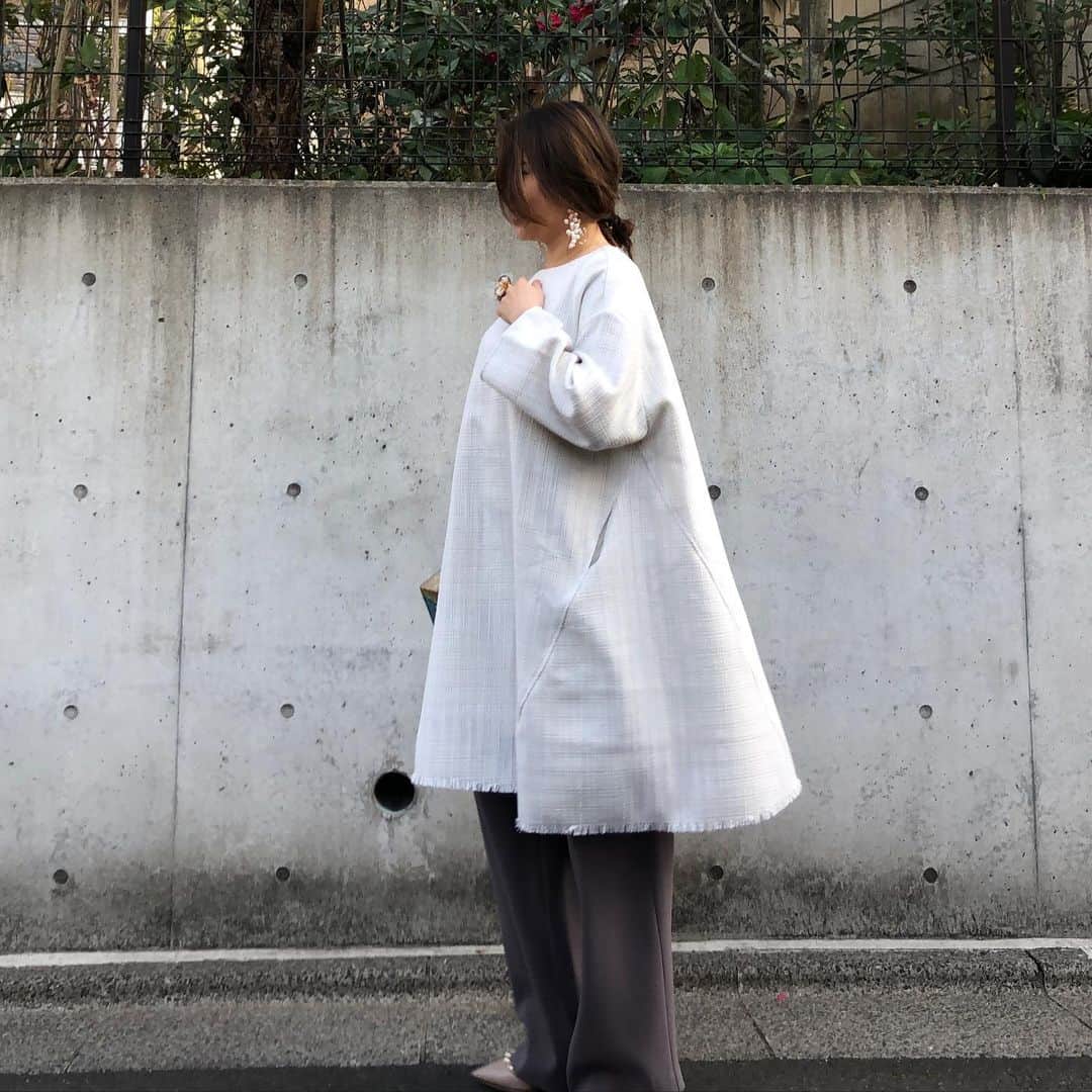 増山敬子のインスタグラム：「New brand！  @brownandstreet_official   自分がお洋服を作っていた頃 こんなにお洋服が安く売れることができなかったから、本当に驚きます😳 今は安くても、高見えするお洋服が増えているのが嬉しいですよね！ しかもやっぱりパターンがいいものが 好きなので、サイトの中のアイテムも他にも気になるものがあるあるです。 #大人カジュアルコーデ さんに お勧めなブランドさん👌🏼」