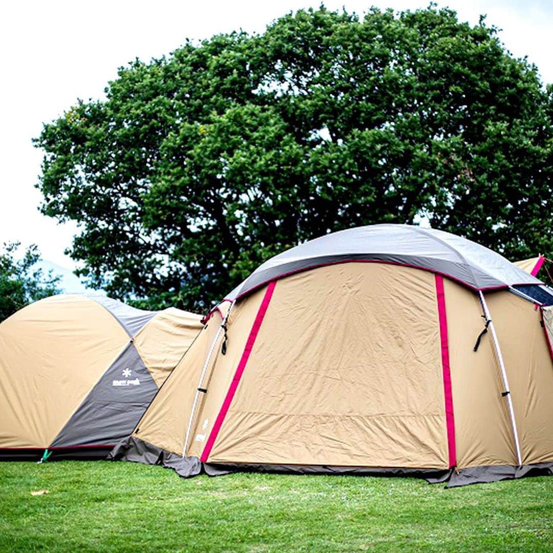 キャンプ情報サイト［ランタン］さんのインスタグラム写真 - (キャンプ情報サイト［ランタン］Instagram)「CAMP SMILE STYLE ／ 開放的な湖畔のキャンプ場が気持ちいい！ 子供たちと一緒に遊ぶのが何より楽しみ！ ＼ いろんなキャンパーのキャンプスタイルを現地取材と一般キャンパーからの投稿で数多く掲載してます。 . . 詳しくは @lantern.camp webサイトをご覧ください . . #camp #camping #outdoor #travel #trip #lantern_smile #nature #キャンプ #キャンプ用品 #アウトドア #テント #自然 #旅行 #キャンプ初心者 #キャンプ好きな人と繋がりたい #アウトドア好きな人と繋がりたい #camper #外遊び #snowpeak #スノーピーク #アイリスオーヤマ #soto #ファミキャン #ファミリーキャンプ #家族キャンプ #lantern #ランタン #湖畔キャンプ #マイアミ浜オートキャンプ場」2月26日 18時02分 - lantern.camp