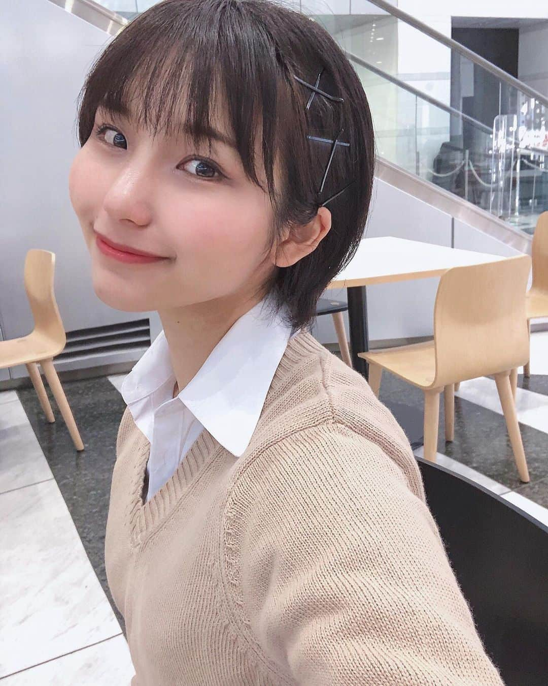 森實りこさんのインスタグラム写真 - (森實りこInstagram)「:﻿ 制服で撮影会出ると「永遠の17歳？笑」って必ず聞かれるんだけど、全然28歳として制服着てます(？？？？？？) ﻿ #selfie﻿ #cosplay ﻿ #ショート女子 ﻿ 15年も制服着続ければ制服の方から私に合わせるようになってくれるはず(暴論)」2月26日 18時03分 - ricozane