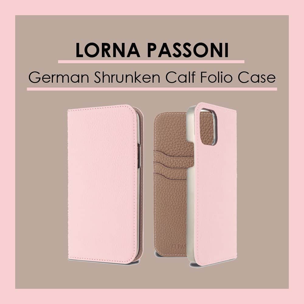 caseplayのインスタグラム：「・  ＼FOXSTOREでは【 LORNA PASSONI 】／ のiPhoneケースを取り扱っています  --------------------  【 LORNA PASSONI 】 German Shrunken Calf Folio Case  LORNA PASSONI は、本物の素材にこだわり、 ヨーロッパ最高級の Premium Leatherを 使用し、熟練の職人たちにより 一つ一つ情熱をこめて作られています  ケースの内側にはカードが3枚入る カードポケットがあり、キャッシュレスな時代にも しっかり対応してくれています  ケースのカラーが表裏で違うところも さりげないポイントです  LORNA PASSONI は専用のケースに 入っているので、ギフトにもおすすめの商品です  〇詳細はトップページリンクより 公式ONLINE SHOPでご覧ください  〇REAL STOREにもお取り扱いございます ※店舗によって一部お取り扱いが無い場合も ございますので、実物をご覧になりたい際は 店舗にお問合せの上、ご来店くださいませ  --------------------  【対応機種】  ・iPhone 12/12 Pro 他機種もご用意がございます。 是非ONLINE SHOPをご覧ください。  【カラー】  ・Black x Black ・Purple Rose x Black ・Navy x Red ・Pink x Taupe（画像のカラーです） ・Light Grayx Purple Rose ・Light Blue x Light Gray ・Pink x Dark brown ・Taupe x Pink ・VelvetGreen x Light Gray ・Black x Pink  --------------------  #LORNAPASSONI#ロルナパッソーニ#ロルナ#iphonecase #iphoneケース #iphoneカバー #iphoneカバー #スマホケース #アイフォンケース #携帯ケース #スマホカバー #iphone12ケース#iphone12proケース #iphone12miniケース」