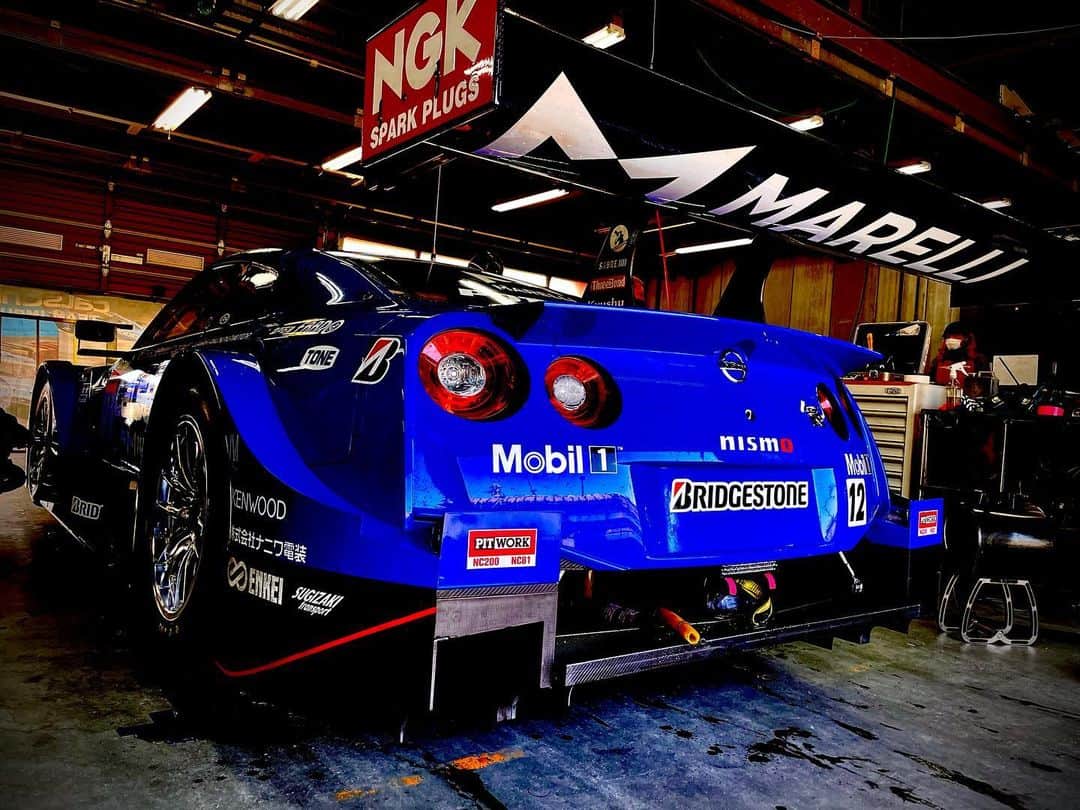 松下信治のインスタグラム：「Nice a**😈 #GT-R」
