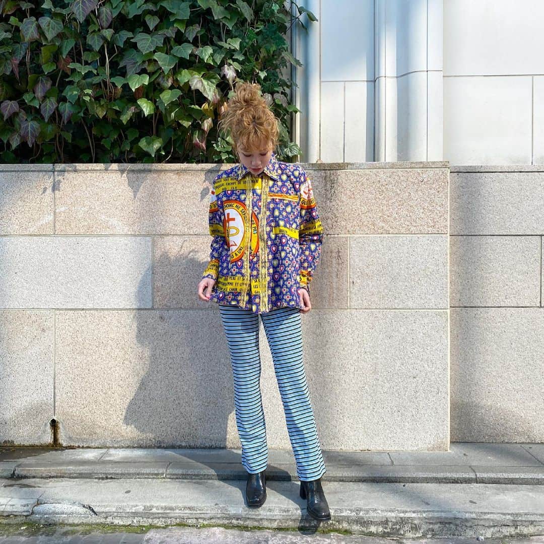 PUNK CAKEのインスタグラム：「•ethnic heart shirt【SOLD】 •border stretch pants  #punkcake  #vintage #vintageclothing  #80sfashion  #古着 #古着コーデ  #古着女子 #レディース古着　 #原宿 #harajuku  #harajukufashion  #原宿古着屋 #東京古着屋  #古着屋巡り #古着通販」