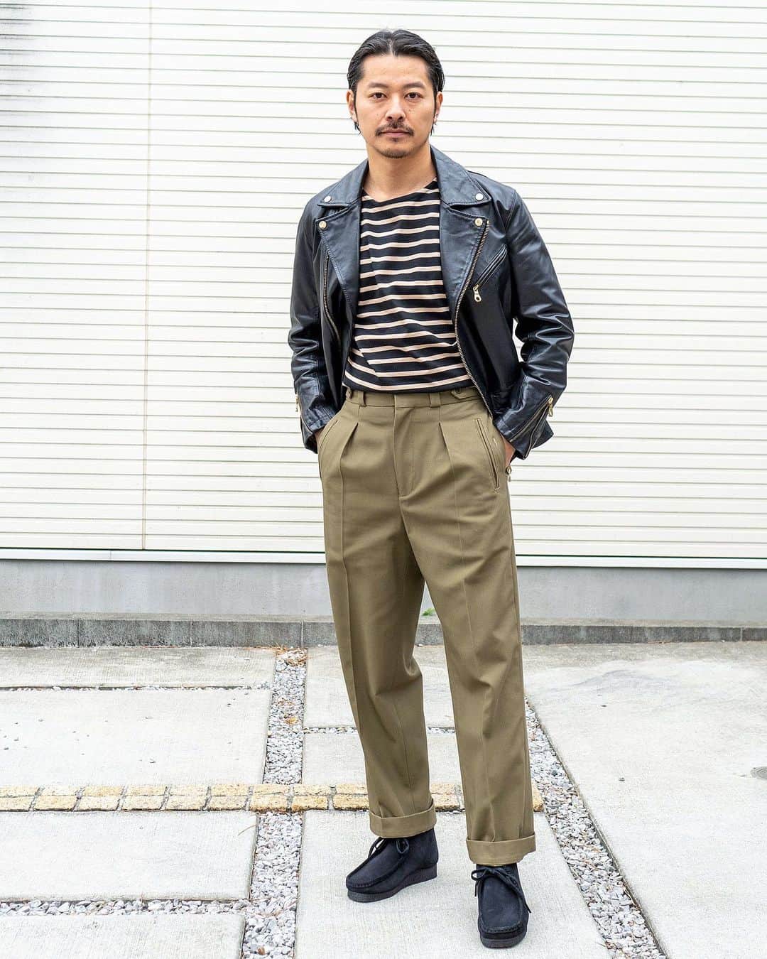 高田朋佳のインスタグラム：「@auberge_official と @tangent.clothing_official 今期から @colony_clothing (日本サイト先行でその後シンガポールのショップも)でお取り扱い開始です！ どちらも非常に良いコレクションでしたので、コーディネートをイメージしながらバイイングさせて頂きました！ COLONY CLOTHINGで扱っているモデルは全て個人オーダーもしたくらい好きなアイテム(全色はさすがに無理でした...)なので、楽しみにしていて頂けると嬉しいです😊  ———————————————————————— #auberge #tangent #colonyclothing #dressstyle #elegantstyle #modernclassicstyle #newclassicstyle #fashion #mensfashion #mensdressstyle #suitsstyle #dapperstyle #takadachannel」