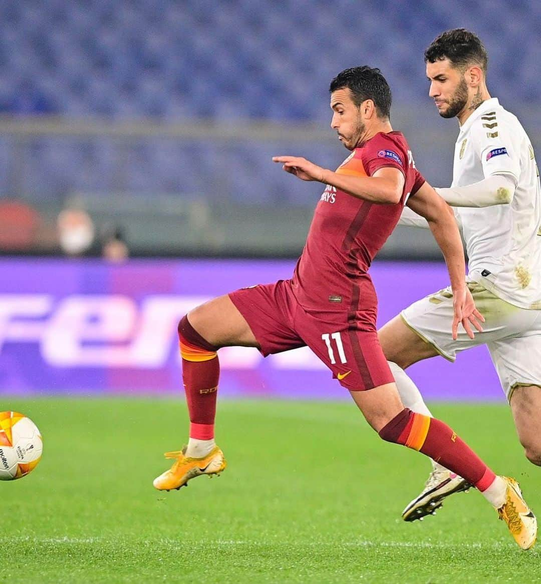 ペドロ・ロドリゲス・レデスマさんのインスタグラム写真 - (ペドロ・ロドリゲス・レデスマInstagram)「Into @europaleague next round!! #FORZAROMA 👏💪 🐺🟡🔴  @officialasroma #UEL #ASRoma」2月26日 17時43分 - _pedro17_