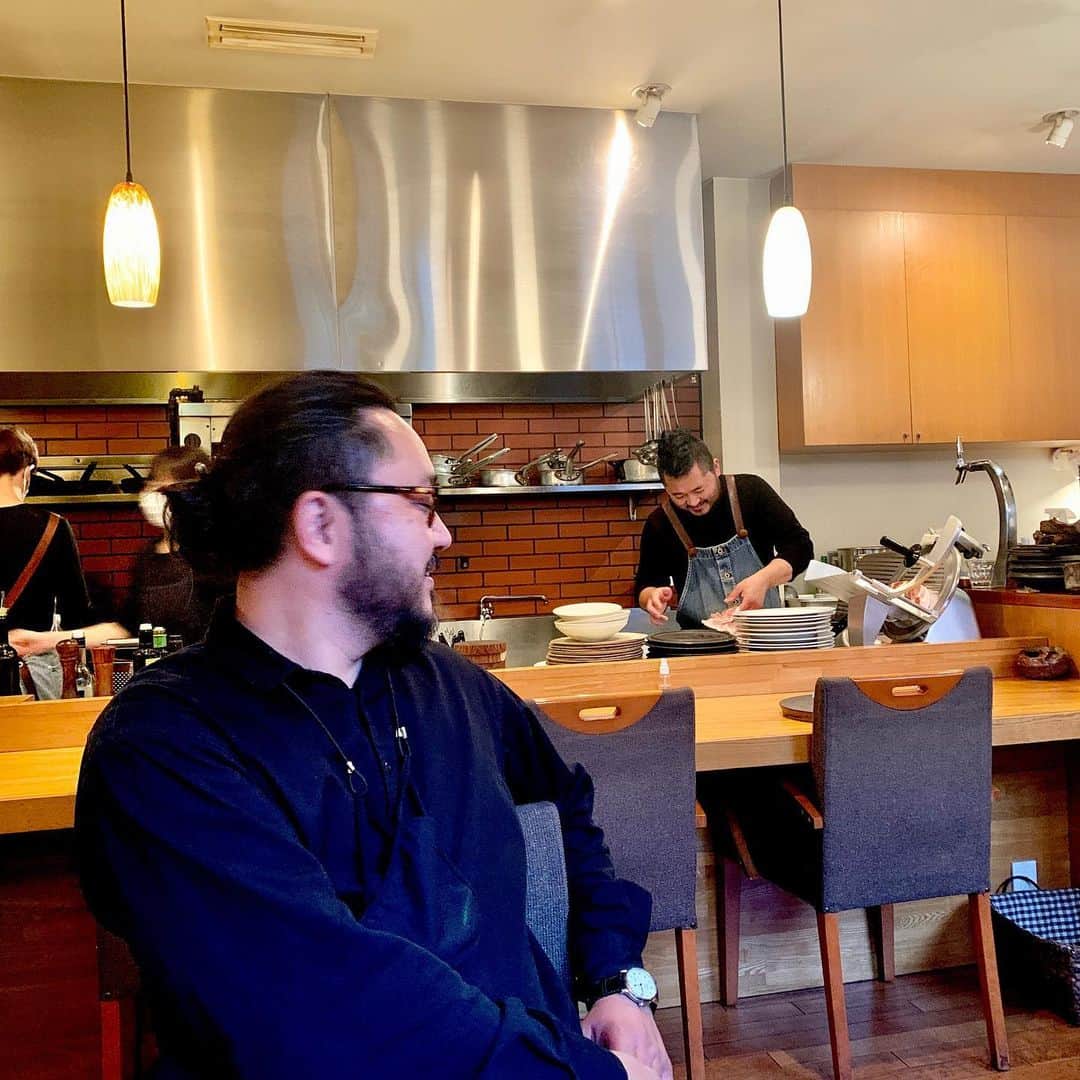 武井義明さんのインスタグラム写真 - (武井義明Instagram)「立体造形の友人は双子で、もう一人はイタリアンの料理人なのである。これがまたうまいのなんの。きょうだい揃って恐ろしい。そしてどっちがどっちかわからない。」2月26日 17時43分 - bebechef