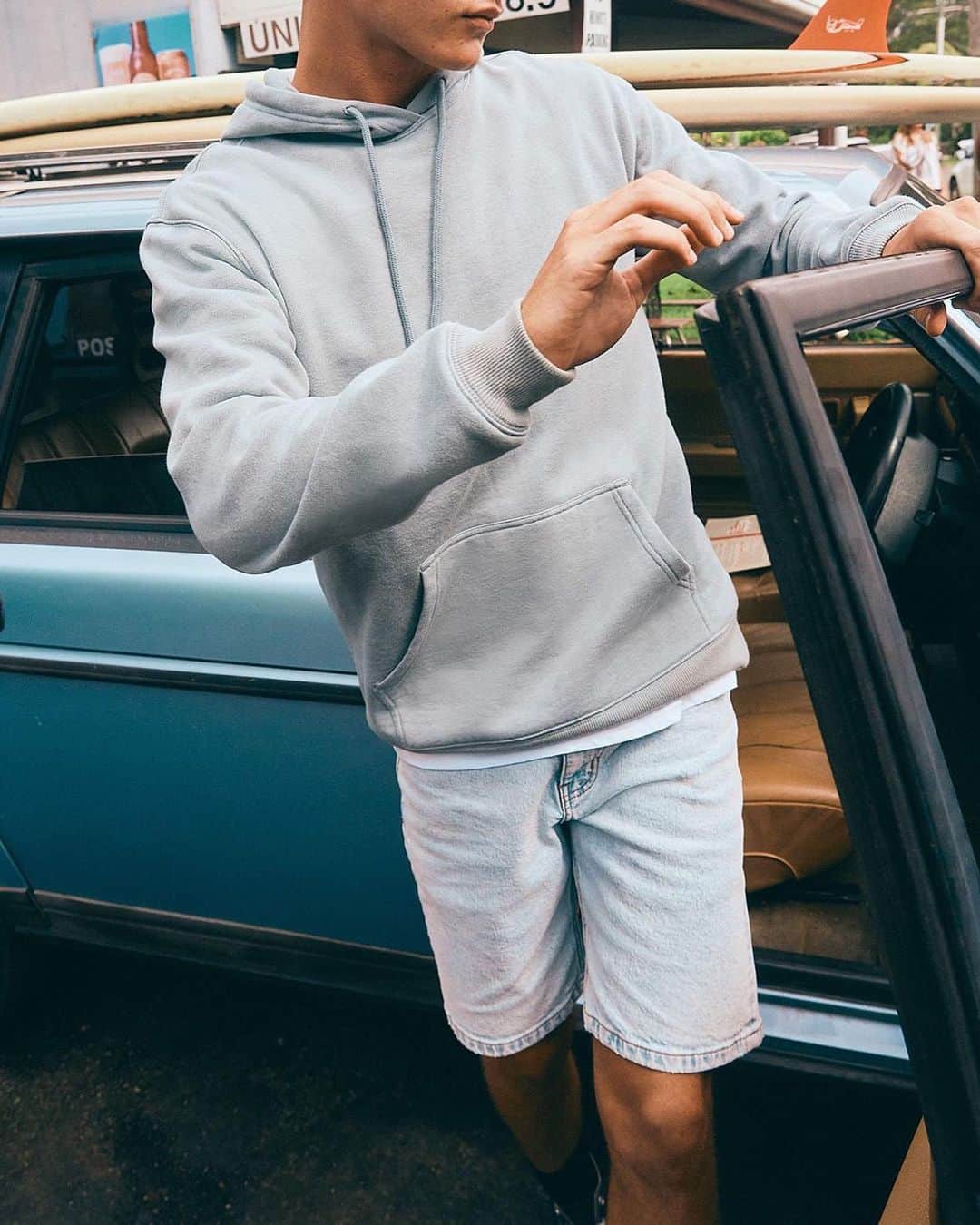 COTTON ONのインスタグラム：「Cozy weekend 'fit? 😴 Right here ☝️ #TapToShop @cottononmen #MyCottonOn」