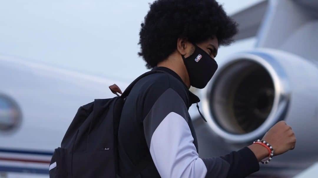 キャブスのインスタグラム：「Find out how our trade with Brooklyn went down and get to know @_bigjayy_  and @taureanprince in tonight's special surprise episode of #TheRoadBack!  Tune in via our link in bio or youtube.com/cavs!」