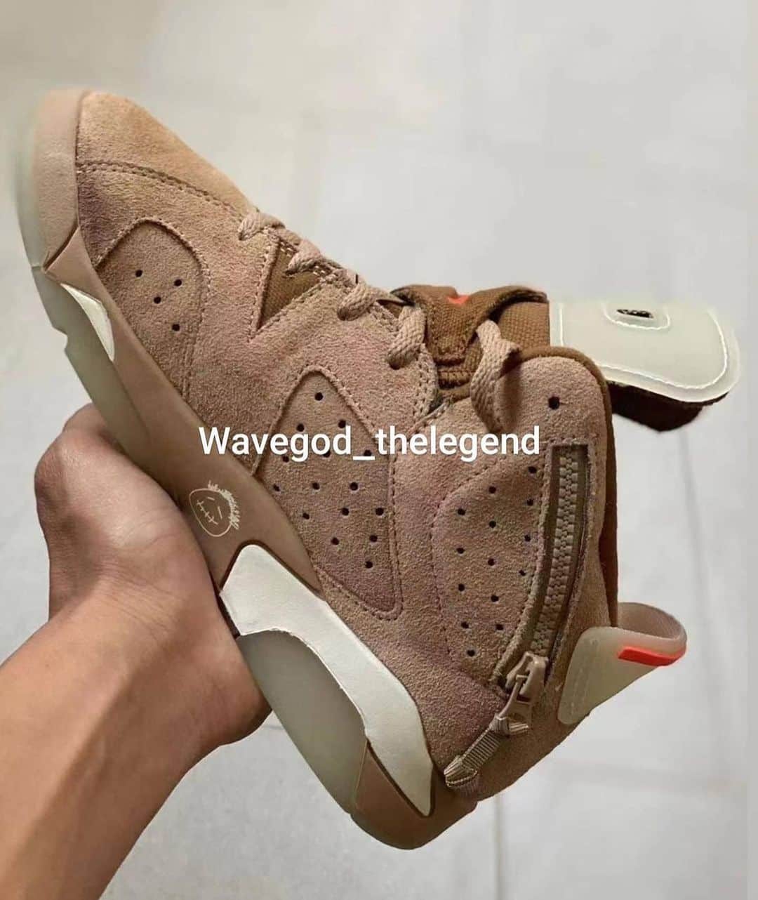 Sneaker News x Jordans Dailyさんのインスタグラム写真 - (Sneaker News x Jordans DailyInstagram)「FIRST LOOK at the Travis Scott x Air Jordan 6 "British Khaki" in Pre-School sizes! If you have a kid, younger sibling, nephew, niece, or godchild, these are a must cop 😤 Tag someone who should pick up a pair.⁠⁠ ⁠⁠ For more details, hit the link in the bio⁠⁠ ⁠⁠ Photo: @wavegod_thelegend」2月26日 9時01分 - jordansdaily