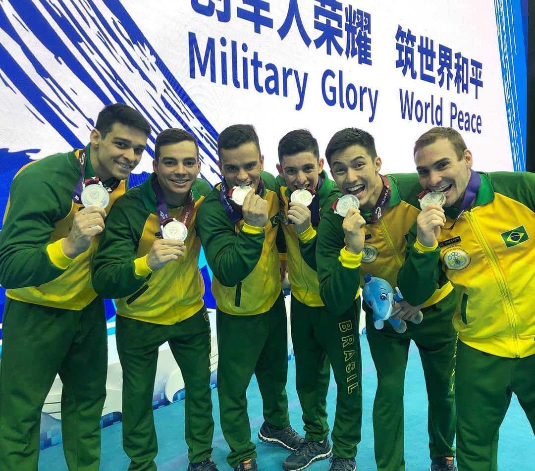アルトゥール・オヤカワ・マリアノのインスタグラム：「Parabéns @departamentodedesportomilitar pelos seus 65 anos. 🇧🇷  #tbt Jogos Mundiais Militares 2019, na China 🇨🇳  Na ocasião ficamos em 2º por equipes 🤩❤️ #fab #atletamilitar #fab #forcaareabrasileira #cda」