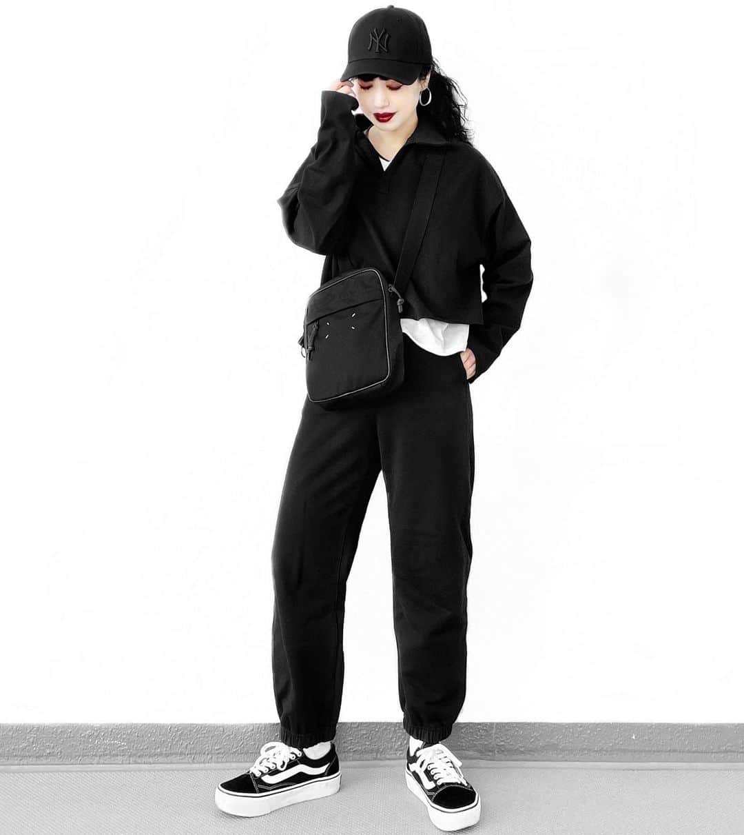 lve_xxxxのインスタグラム：「. . ﾎﾟﾛｼｬﾂとｽｳｪｯﾄﾊﾟﾝﾂで ｾｯﾄｱｯﾌﾟ風。  @lveu.official  @uniqlo   ｽｳｪｯﾄﾊﾟﾝﾂが楽すぎて やめられない😂  －－－－－－－－－－－－－－－－－－  その他ｺｰﾃﾞｱｲﾃﾑ詳細は WEARをご覧くださいませ。  ﾌﾟﾛﾌｨｰﾙのURLよりご覧頂けます☺︎  WEARもfollow 宜しくお願い申し上げます！  －－－－－－－－－－－－－－－－－－   ﻿﻿」