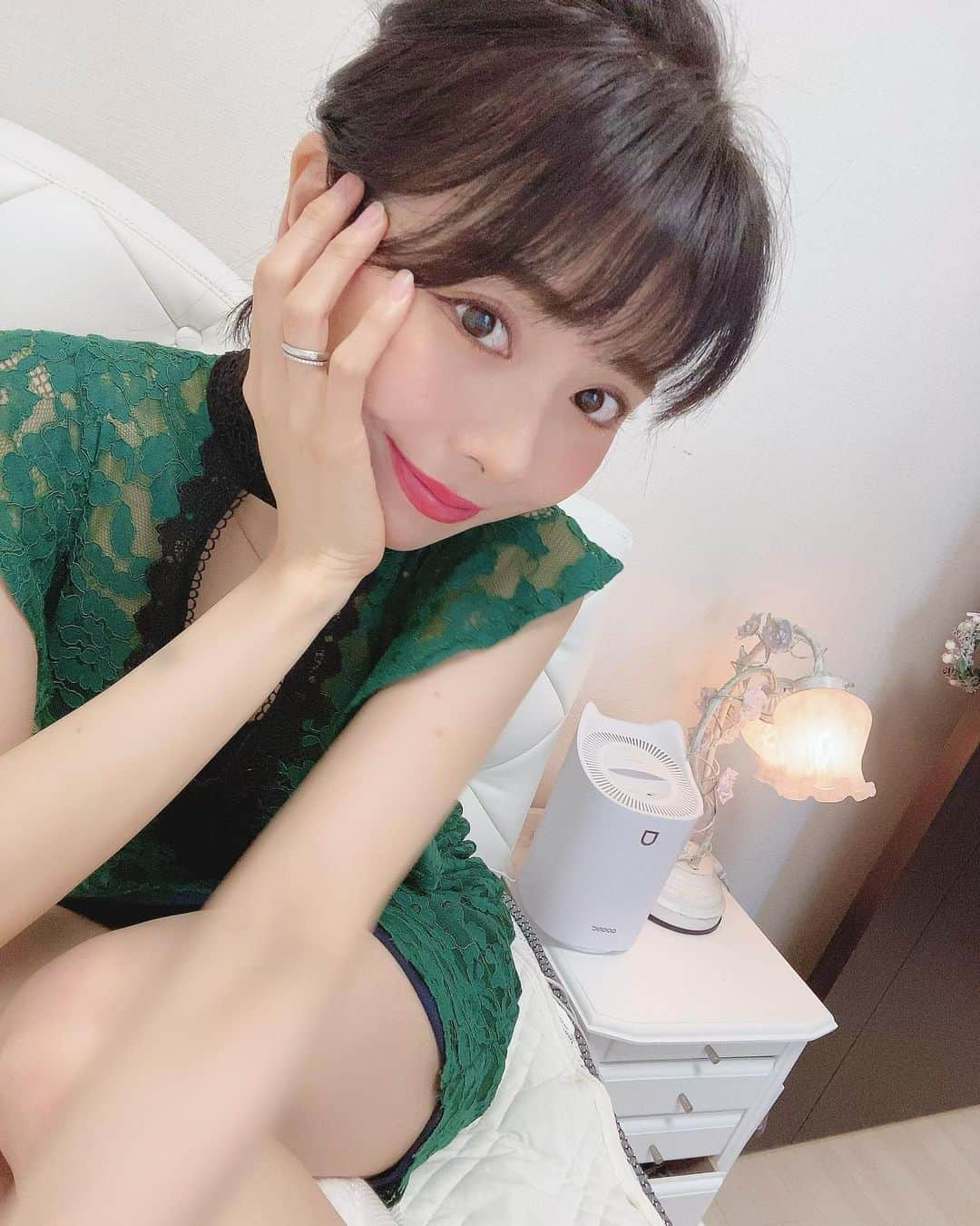 まんまるとまとさんのインスタグラム写真 - (まんまるとまとInstagram)「この頃緑が可愛い😍 あんまり持ってない色で おきにいり♡ 身長148㌢くらいだけど Sサイズもあって 嬉しい♡♡ きた感じもウエストも ゆるくなくて ぴったりだったよ♡💕 ・ サイトはここ☺️ Sがあるお洋服もおおかったよ👯‍♀️ ・ @sobre_dress   https://sobre.jp/?m=sb0007-in ・ ・ ・ #sodre #ソブレ #ドレス  #アフタヌーンティー #女子会  #ドレスアップ #まとめ髪 #コンカフェ  #キャバクラ #キャバドレス #キャバ #セルカ #グリーンカラー #歌舞伎  #ふともも #二の腕 #インスタグラビア  #ホステス #銀座 #六本木 #キャバ嬢  #ミナミ #ラウンジ #自撮り  #japan #tokyo #body  #dress #dressup #makeup」2月26日 9時57分 - manmaru_tomato