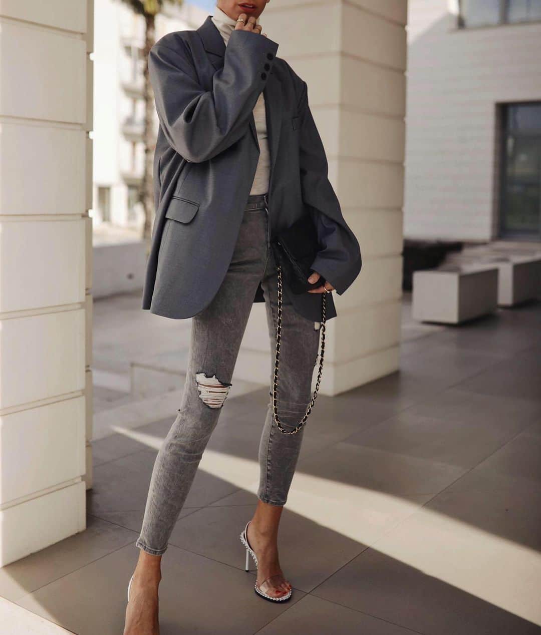 Jブランドのインスタグラム：「@andicsinger wears the Alana in Allure Destruct」
