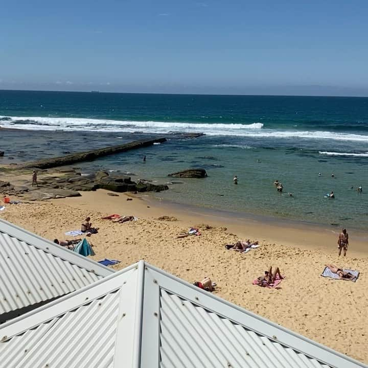 マーク・ハントのインスタグラム：「Nice weather today not so hot 🥵 🤙🤙🤙🤙🤙」