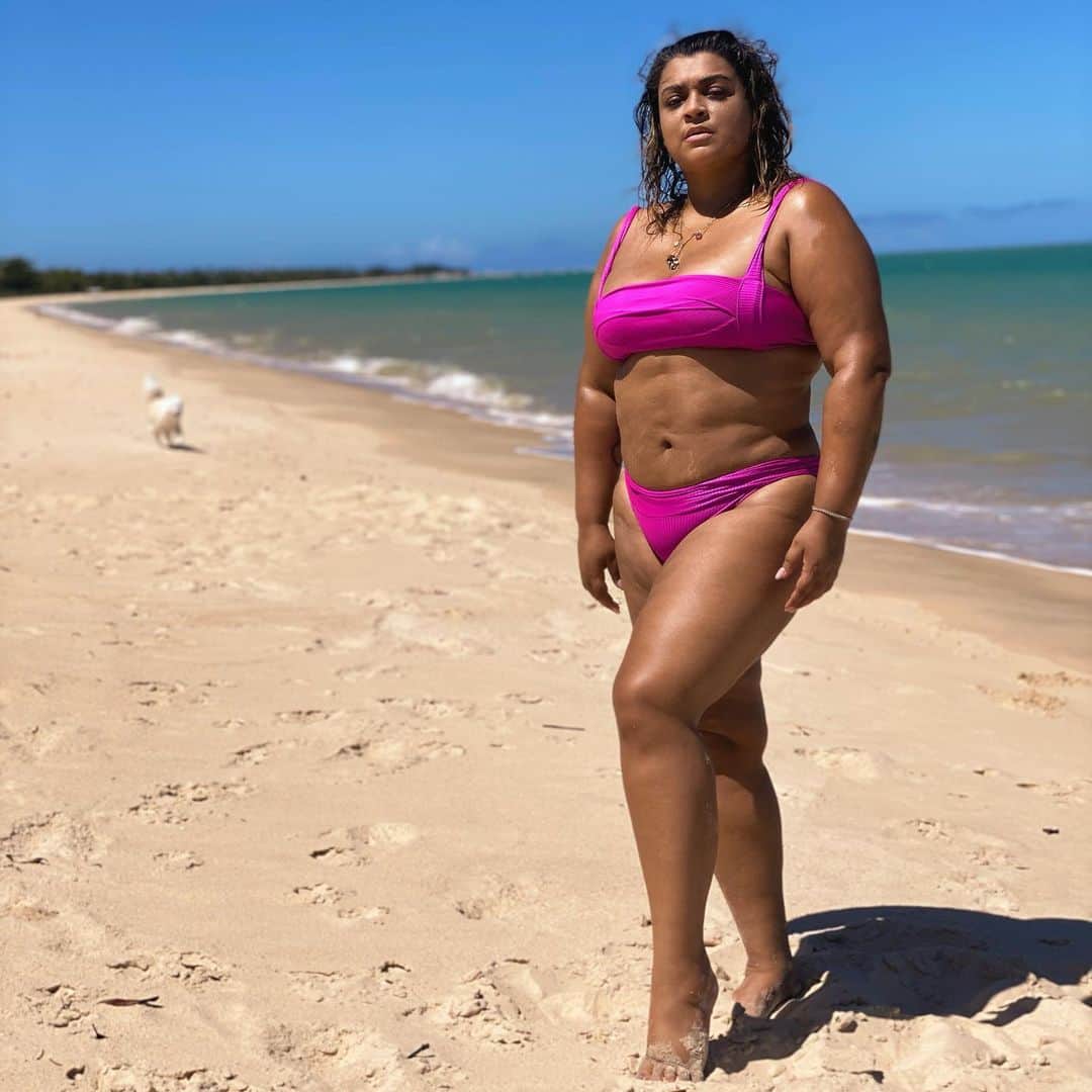 Preta Gilのインスタグラム：「Indo dormir pensando na praia de amanhã !!! @vilanaia #mozisroadtrip」