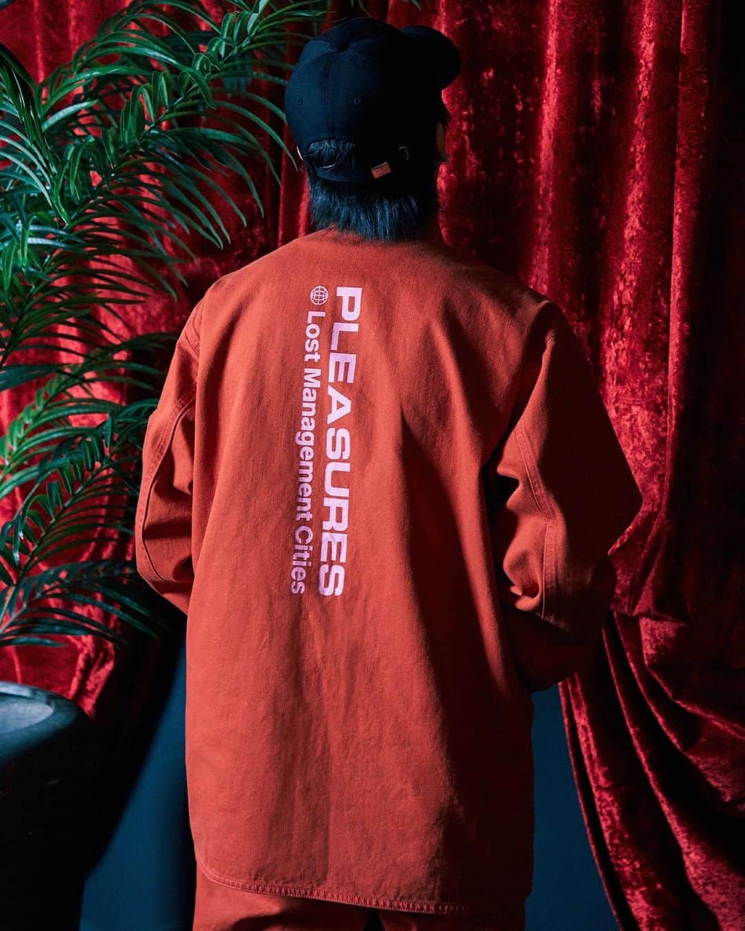 HYPEBEASTさんのインスタグラム写真 - (HYPEBEASTInstagram)「@hypebeaststyle: @lostmanagementcities and @pleasures have come together again for an expansive capsule inspired by underground music scenes in a post-modern world. The special range includes denim shirt jackets and matching pants, a hoodie, T-shirts, and plenty of accessories. A standout piece arrives in the form of a Detachable Face Mask Hoodie, featuring cobranded hits at the chest, back, and its unique removable mask function. The collection is now available via LMC's web store.⁠⁠ Photo: LMC/PLEASURES」2月26日 10時28分 - hypebeast