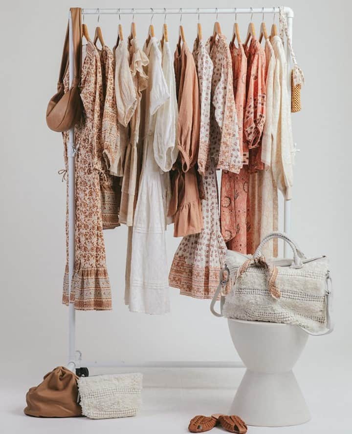クレオベラのインスタグラム：「Our second launch for Spring has arrived in full force. Neutral tones mixed with bright spring colors bring that refresh we've all been wanting. Add in one of our beautiful accessories that will never go out of style, and you are good to go for the warmer weather in our very near future.」