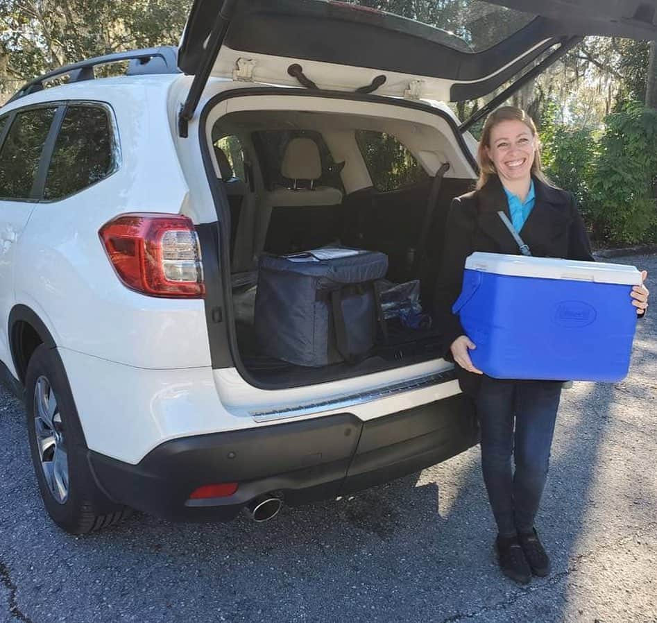 Subaru of Americaさんのインスタグラム写真 - (Subaru of AmericaInstagram)「"I love delivering for Meals on Wheels with my local retailer @reevessubaru. Thank you for a wonderful morning giving back to the community." Meet Stephanie! When she's not driving her #SubaruImpreza, she loves volunteering, racing & hanging out at the dog park. Visit meetanowner.com to meet @koukikrave and other owners!」2月26日 10時36分 - subaru_usa