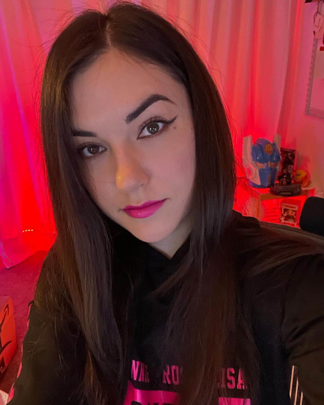 サーシャ・グレイのインスタグラム：「Your everyday going live pic」