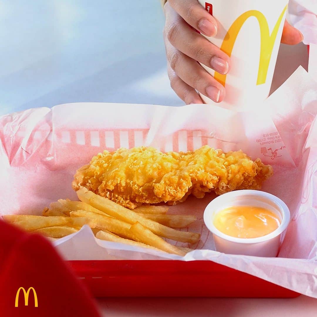 McDonald's Philippinesのインスタグラム：「Yay! It’s fry-day! Perfect time to enjoy this golden-crunchy pairing — our World Famous Fries and our crispy and delicious fish fillet. Get the McDonald’s Fish & Fries now at a store near you. Order via Dine-In, Take Out, Drive-Thru, or Pick-Up or McDelivery.」