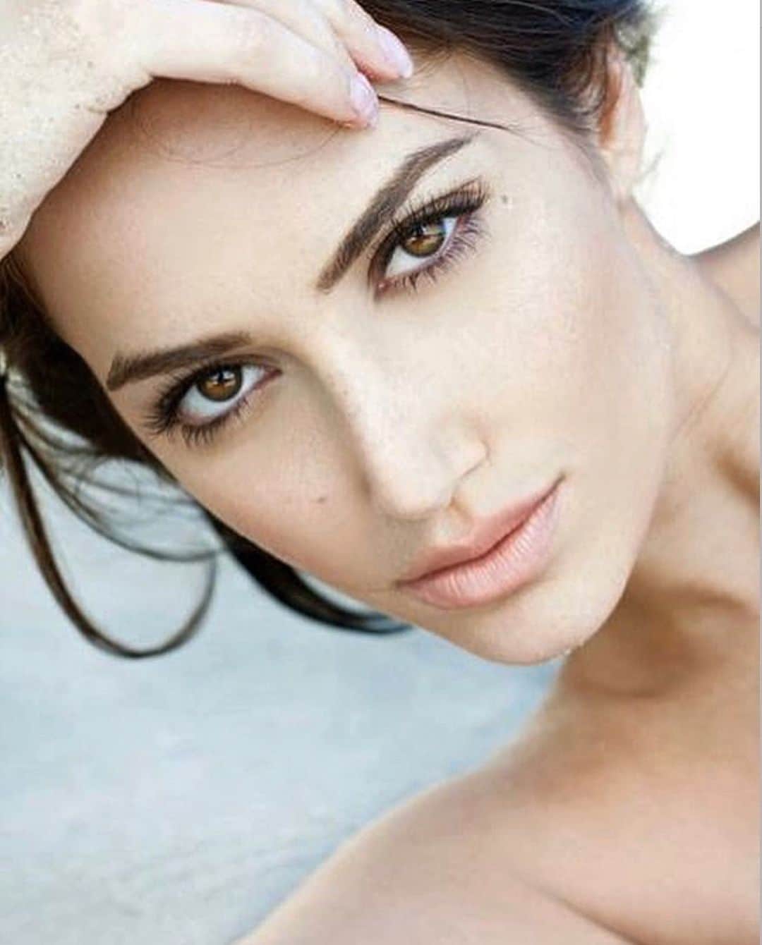 ドナ・フェルドマンのインスタグラム：「#tbt to that beautiful day in #lagunabeach @miraadwell_photo #cleanbeauty #skincare #freckles」