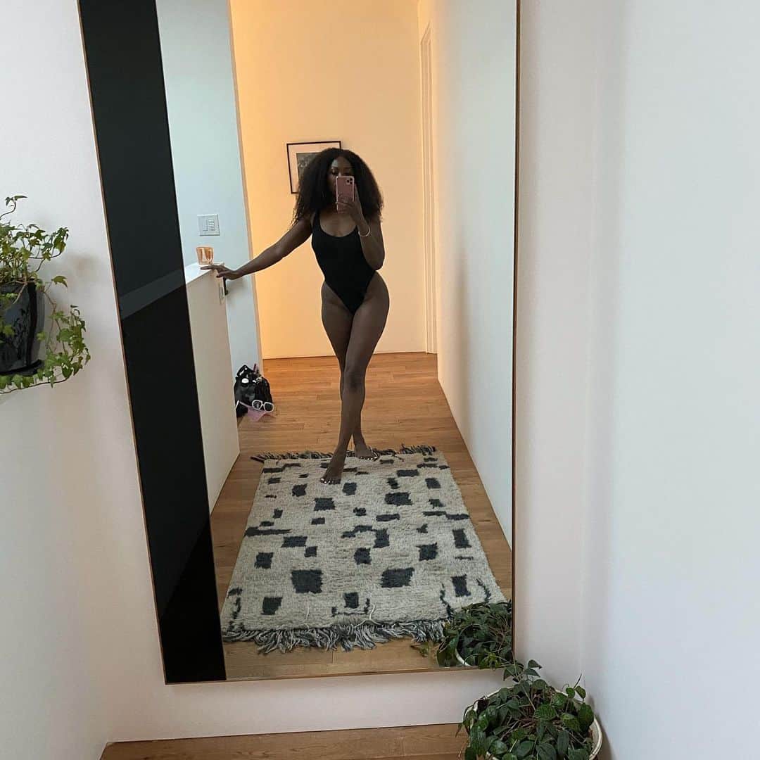 Lacy Redwayのインスタグラム：「🤳🏾on Black History Month. 🖤」