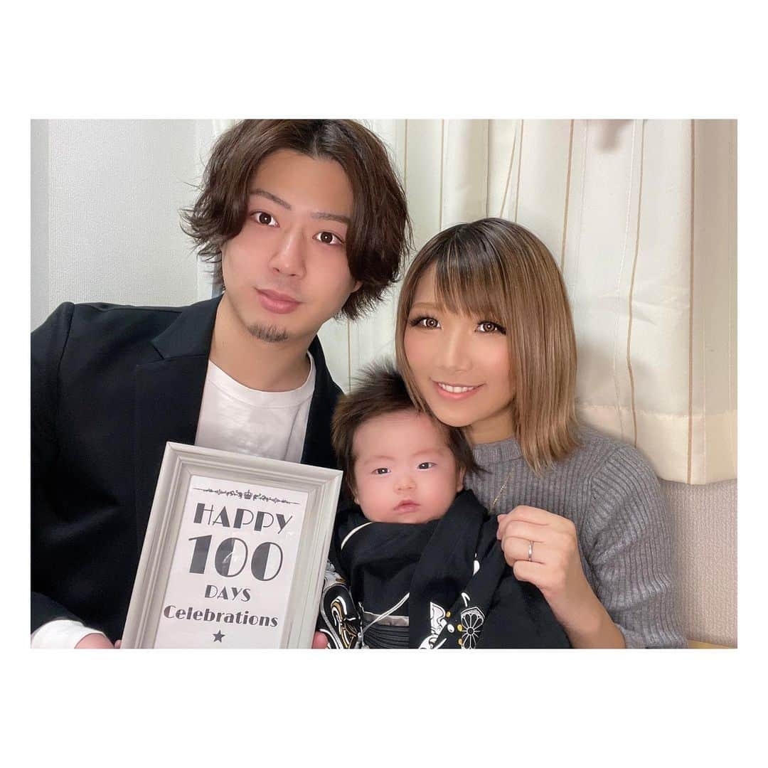 高橋由真さんのインスタグラム写真 - (高橋由真Instagram)「HAPPY 100DAYS♡  2021.2.25  ママになって100日目🤍 パパになって100日目🤍  #100日祝い #100日 #100days #happy100days #100dayshappy #family #家族 #夫婦 #赤ちゃん #baby #love #感謝 #👼🏻 #💖」2月26日 11時23分 - yumachi1021