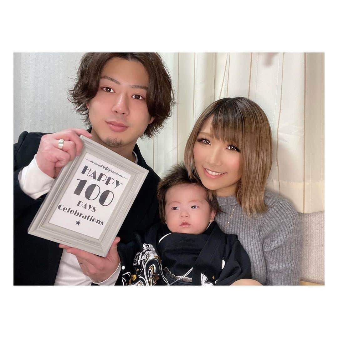 高橋由真さんのインスタグラム写真 - (高橋由真Instagram)「HAPPY 100DAYS♡  2021.2.25  ママになって100日目🤍 パパになって100日目🤍  #100日祝い #100日 #100days #happy100days #100dayshappy #family #家族 #夫婦 #赤ちゃん #baby #love #感謝 #👼🏻 #💖」2月26日 11時23分 - yumachi1021