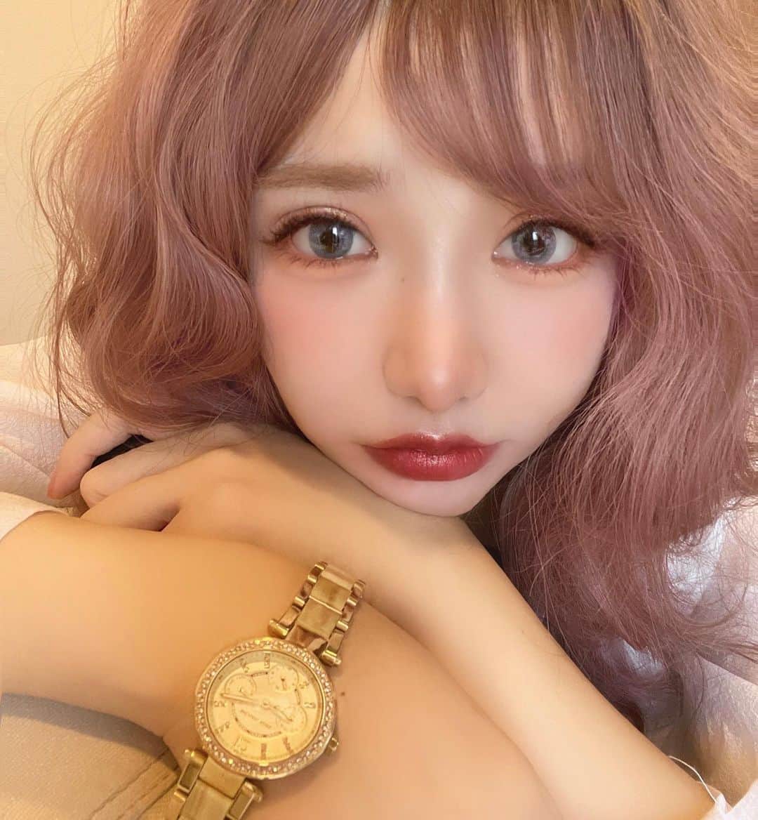 のインスタグラム：「・ 気づいたら、2月も後わずか...  もうすぐ桜の季節だから、楽しみだな🌸♪  🕐時計 @twc_official_global @twc_official_jp  くま付けてるのは型番：MK5842だけど、  クーポン→「DAN20」の使用でさらに安い価格で購入することができるので、気になる方是非チェックしてみてね✨  クーボンコードは以下のブランドも対応できますよ〜✨ ・マイケルコース ・エンポリオアルマーニ ・トミーヒルフィガー ・スカーゲン ・ゲス ・マークジェイコブス ・マークバイマークジェイコブス ・ディーゼル ・ヒューゴボス  #腕時計 #時計 #手元倶楽部#腕時計倶楽部 #ootdstyle#ootdfashion #twc_official_global #twc_official_jp #twc_michaelkors #twc_マイケルコース」