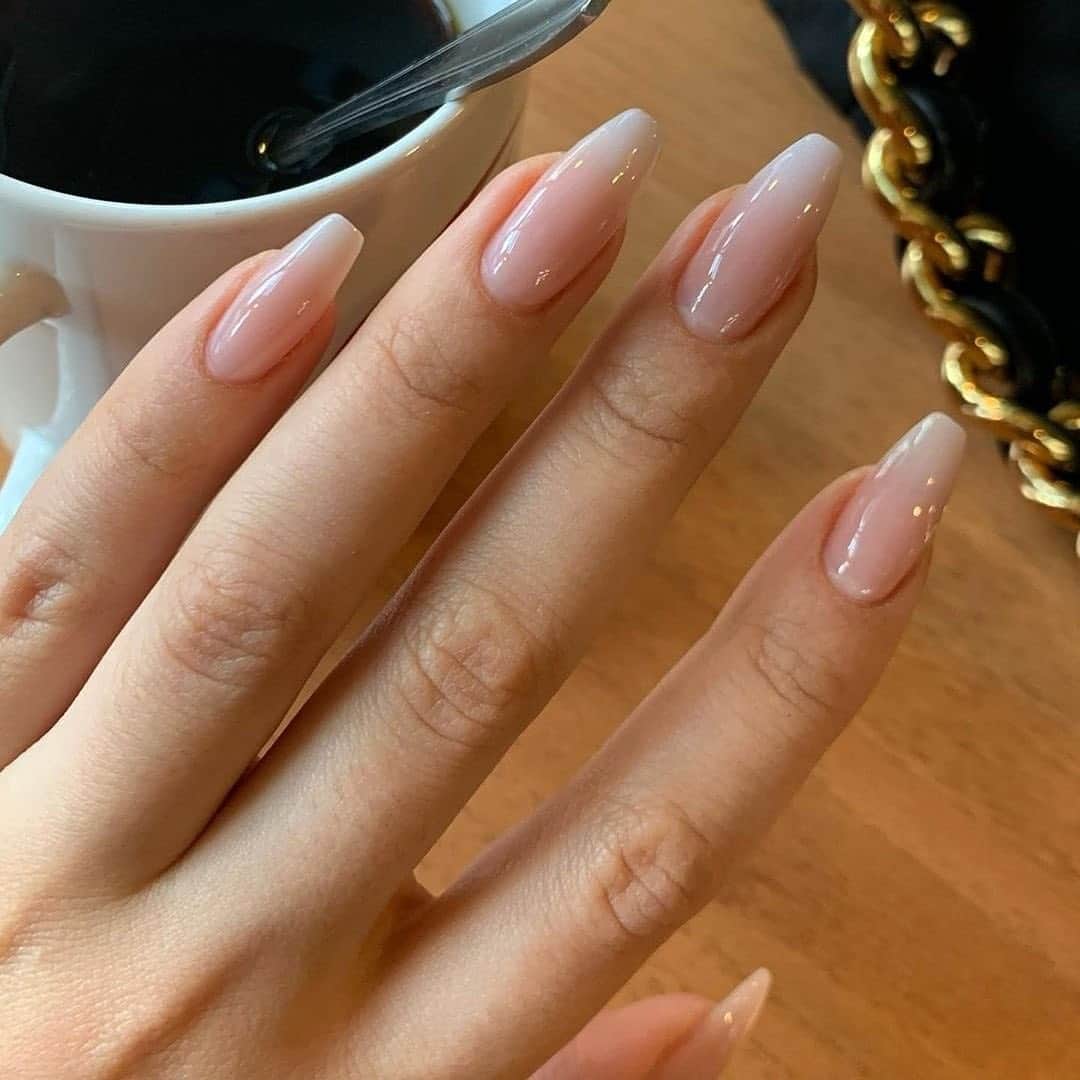 OPIさんのインスタグラム写真 - (OPIInstagram)「The shape, the shade, the whole look. Drop a 💅 if you want these nails! @alexandrasgirlytalk wearing #PutItInNeutral.   #OPIObsessed #ColorIsTheAnswer #NOTD #NailSwag #NailsOfInstagram #NailsOnFleek #NailPolish #Nails #OPI #nudenails #neutral #neutralstyle」2月26日 11時28分 - opi
