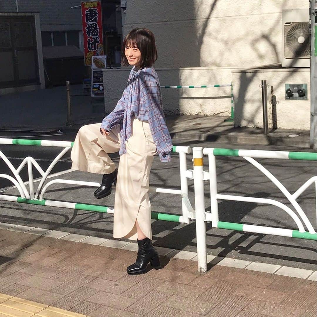 逢田梨香子さんのインスタグラム写真 - (逢田梨香子Instagram)「こないだの取材の時の衣装👗 珍しいスタイルでした。  #唐揚げ」2月26日 11時49分 - aida_rikako_