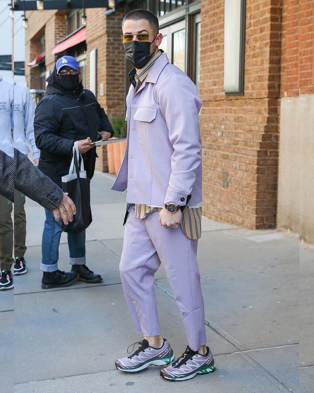 Just Jaredさんのインスタグラム写真 - (Just JaredInstagram)「@nickjonas was spotted in two more cool outfits while stepping out in New York City for his @nbcsnl rehearsals  #NickJonas Photos: Backgrid」2月26日 11時57分 - justjared