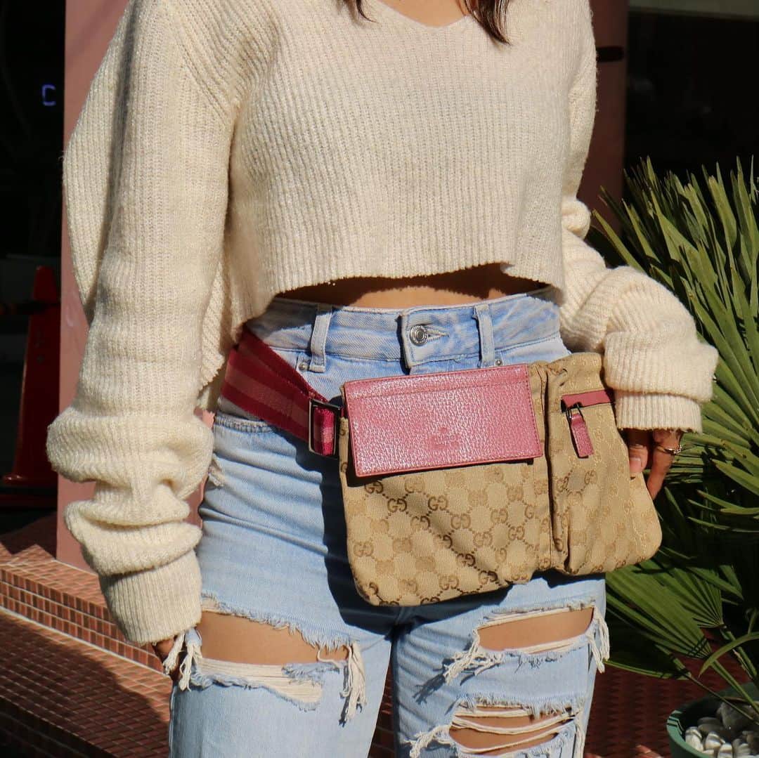 Vintage Brand Boutique AMOREさんのインスタグラム写真 - (Vintage Brand Boutique AMOREInstagram)「Gucci Vintage Bum Bag in GG Canvas  Available Online for Purchase🛒  Search Code: ao10676  ✈️Free Shipping Worldwide  📩DM for more info and pricing ➡️info@amorevintagetokyo.com   #Vintage #AmoreTokyo #Authentic」2月26日 12時05分 - amore_tokyo